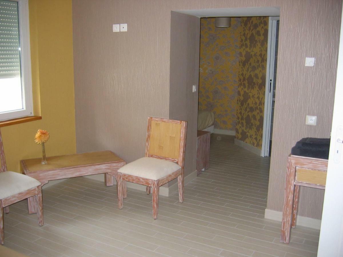 Champagne Et Chambres D'Hotes Pierre Trichet Trois-Puits Exteriör bild