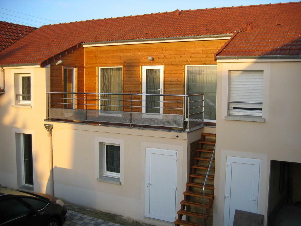 Champagne Et Chambres D'Hotes Pierre Trichet Trois-Puits Exteriör bild